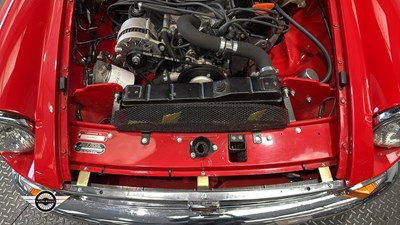 Lot 774 - 1971 MG B