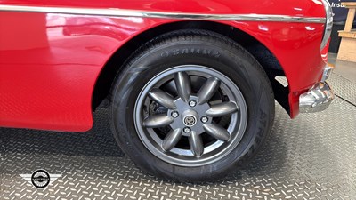 Lot 774 - 1971 MG B