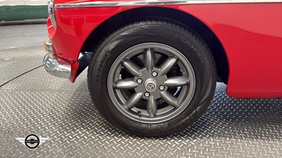 Lot 774 - 1971 MG B