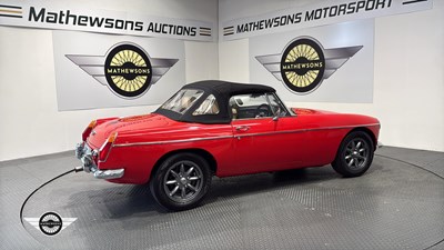 Lot 774 - 1971 MG B