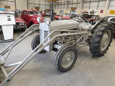 Lot 39 - 1954 MASSEY FERGUSON T20 WITH LOADER