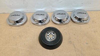 Lot 649 - 4 JAGUAR HUB KNOCK OFF CHROME CENTRES