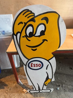 Lot 725 - MR DRIP ESSO PAINTED REPRO SIGN 40" X 19"