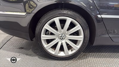 Lot 855 - 2010 VOLKSWAGEN PHAETON 4MOTION TDI SWB A