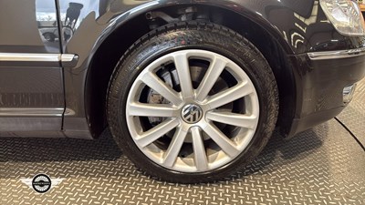 Lot 855 - 2010 VOLKSWAGEN PHAETON 4MOTION TDI SWB A