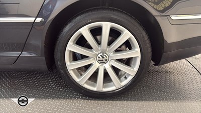 Lot 855 - 2010 VOLKSWAGEN PHAETON 4MOTION TDI SWB A