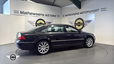 Lot 855 - 2010 VOLKSWAGEN PHAETON 4MOTION TDI SWB A