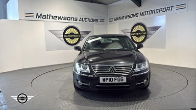 Lot 855 - 2010 VOLKSWAGEN PHAETON 4MOTION TDI SWB A