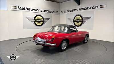 Lot 60 - 1971 MG B