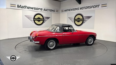 Lot 60 - 1971 MG B