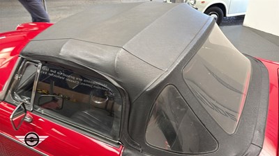 Lot 60 - 1971 MG B