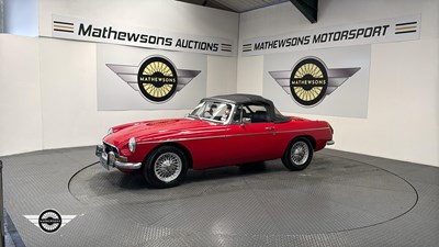 Lot 60 - 1971 MG B