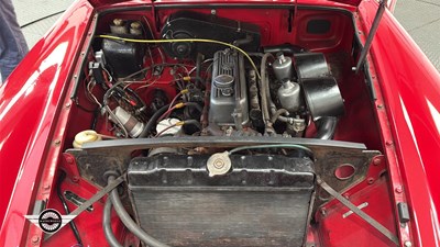 Lot 60 - 1971 MG B