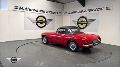 Lot 60 - 1971 MG B