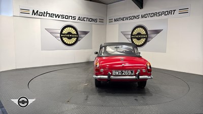 Lot 60 - 1971 MG B