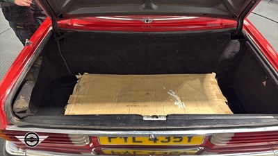 Lot 796 - 1982 MERCEDES 500 SL AUTO