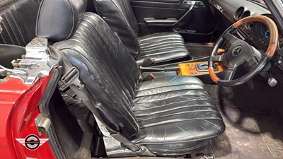 Lot 796 - 1982 MERCEDES 500 SL AUTO