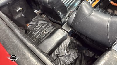 Lot 796 - 1982 MERCEDES 500 SL AUTO