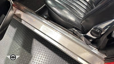 Lot 796 - 1982 MERCEDES 500 SL AUTO