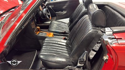 Lot 796 - 1982 MERCEDES 500 SL AUTO