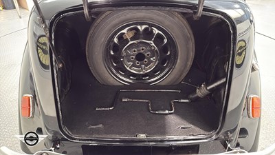 Lot 837 - 1946 MORRIS