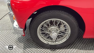 Lot 832 - 1961 MG MGA