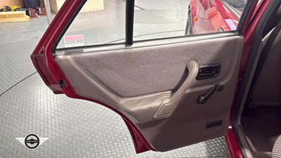 Lot 600 - 1988 FORD ORION L