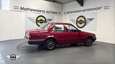 Lot 600 - 1988 FORD ORION L