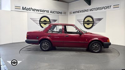 Lot 600 - 1988 FORD ORION L
