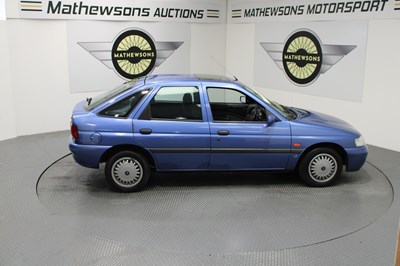 Lot 20 - 1998 FORD ESCORT LX
