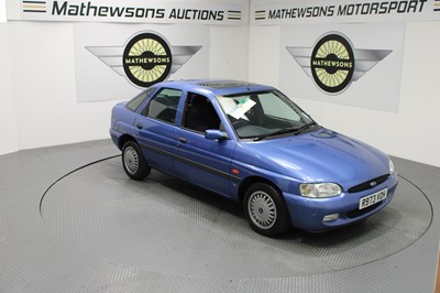Lot 20 - 1998 FORD ESCORT LX