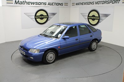 Lot 20 - 1998 FORD ESCORT LX