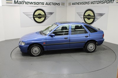 Lot 20 - 1998 FORD ESCORT LX