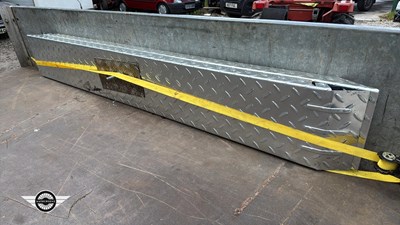 Lot 141 - TRAILER WITH RAMPS