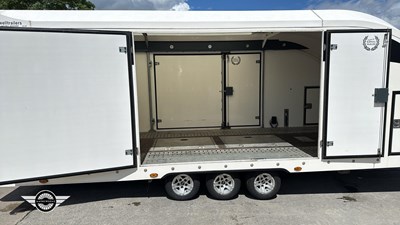 Lot 71 - BRIAN JAMES COVERED RACE TRAILER