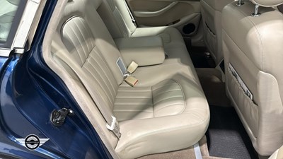 Lot 40 - 1995 JAGUAR 3.2 XJ6 X300