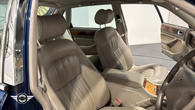 Lot 40 - 1995 JAGUAR 3.2 XJ6 X300