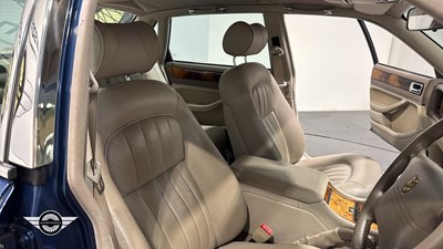 Lot 40 - 1995 JAGUAR 3.2 XJ6 X300
