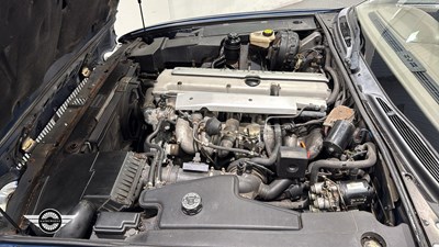 Lot 40 - 1995 JAGUAR 3.2 XJ6 X300