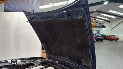 Lot 40 - 1995 JAGUAR 3.2 XJ6 X300