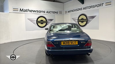 Lot 40 - 1995 JAGUAR 3.2 XJ6 X300