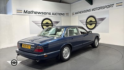 Lot 40 - 1995 JAGUAR 3.2 XJ6 X300