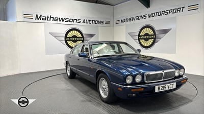 Lot 40 - 1995 JAGUAR 3.2 XJ6 X300