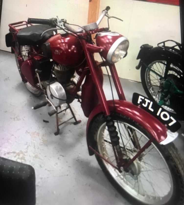 Lot 23 - 1953 JAMES CAPTAIN DELUXE