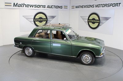 Lot 104 - 1975 PEUGEOT 304