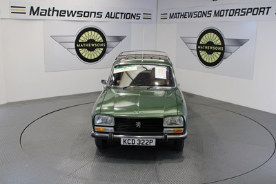 Lot 104 - 1975 PEUGEOT 304