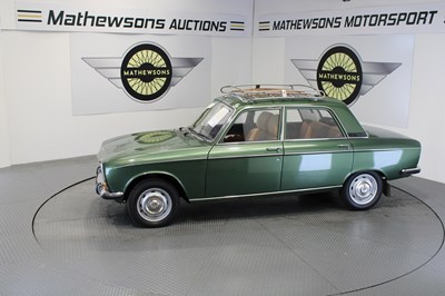 Lot 104 - 1975 PEUGEOT 304