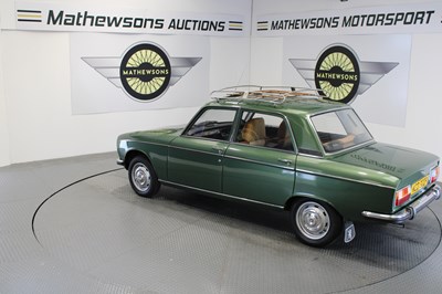 Lot 104 - 1975 PEUGEOT 304