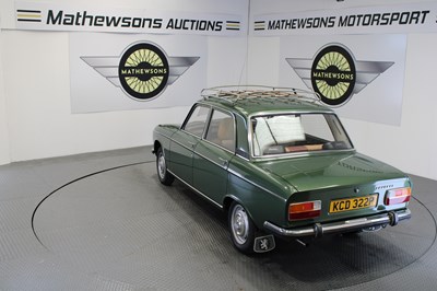 Lot 104 - 1975 PEUGEOT 304