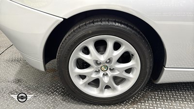 Lot 136 - 2004 ALFA ROMEO SPIDER JTS LUSSO